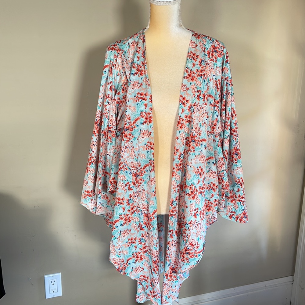 Steve Madden | Seafoam Spring
Breeze Luxe Kimono Women’s OSFM - Picture 8 of 12